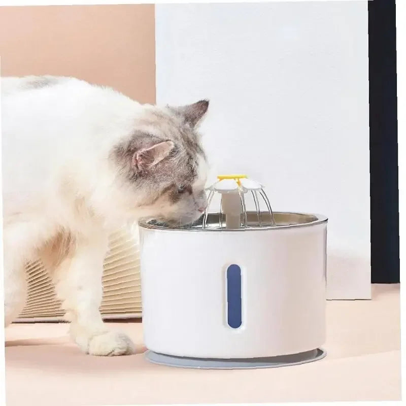 Bebedero Eléctrico Para Perros y Gatos 2.4 Lt - Blanco QDS by Importadora Elizalde SpA